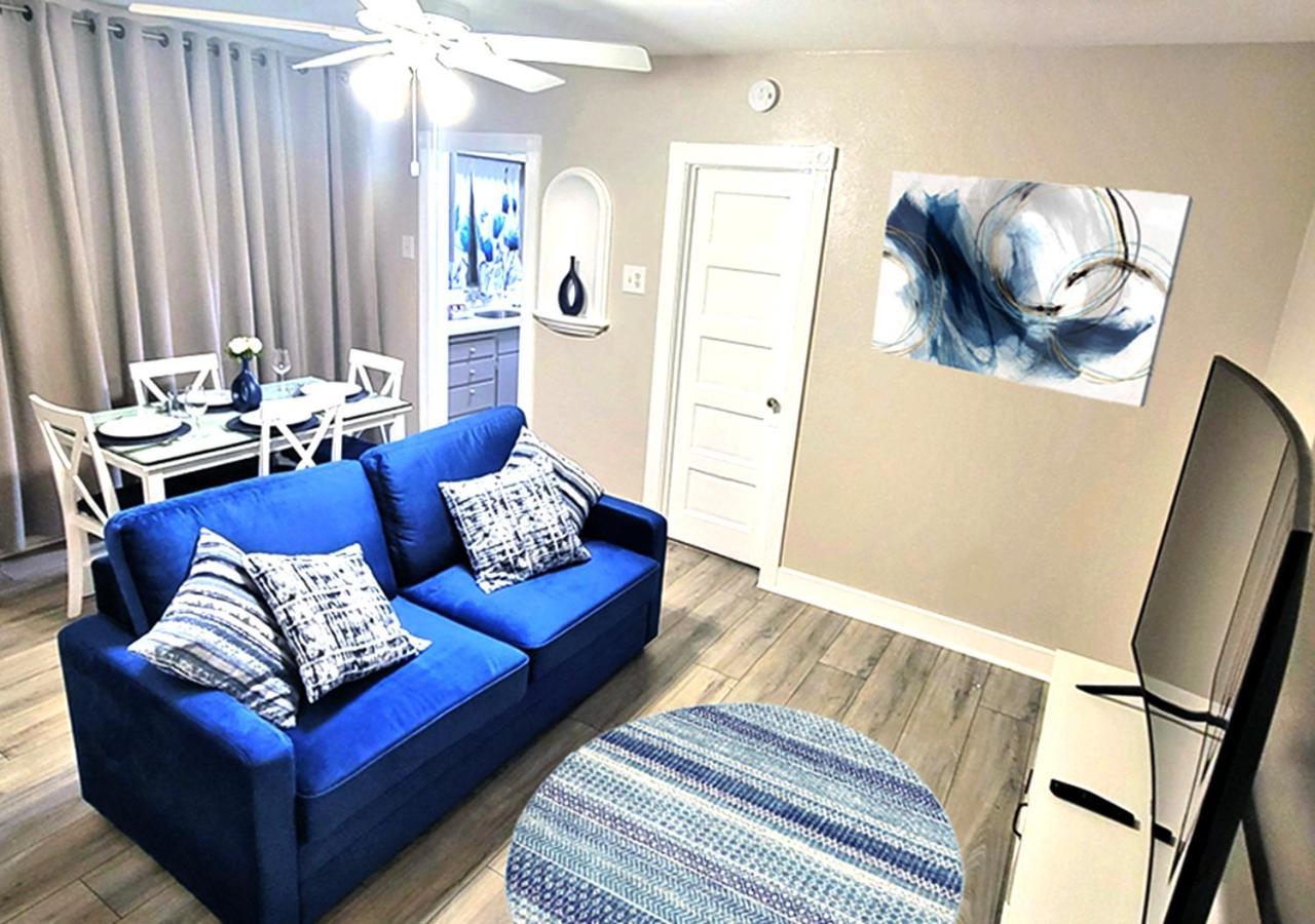 Beautiful Guesthouse, Sleeps 4 - Kitchen, Private Laundry, Ac, Parking, 65' Tv, Close To Stores, Restaurants & Beach Long Beach Exterior photo