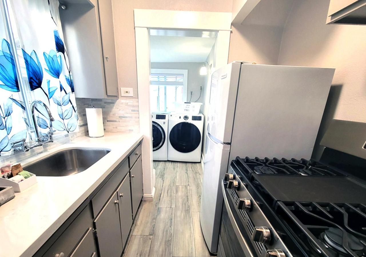 Beautiful Guesthouse, Sleeps 4 - Kitchen, Private Laundry, Ac, Parking, 65' Tv, Close To Stores, Restaurants & Beach Long Beach Exterior photo